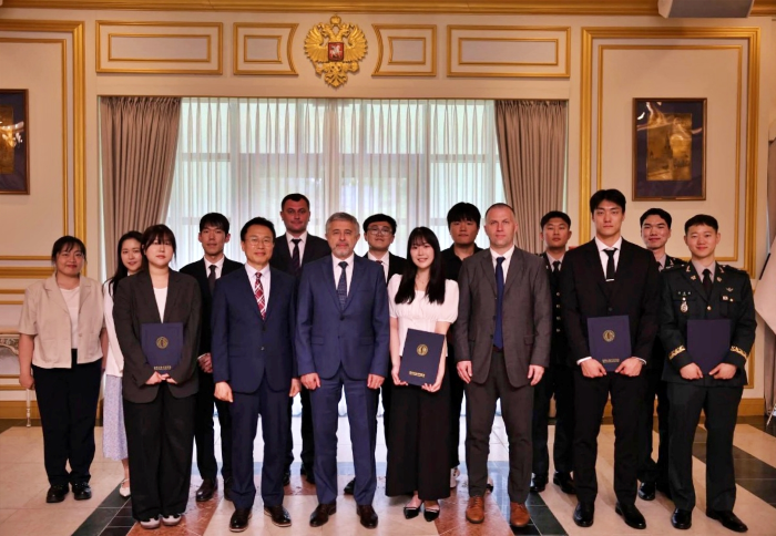 러시아연구소, ‘제16회 전국 대학(원)생 러시아어 토론대회’ 시상식 개최 이미지